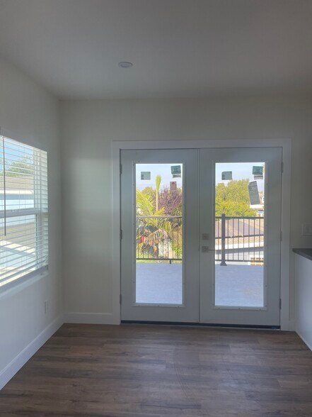 Building Photo - 871 7th St