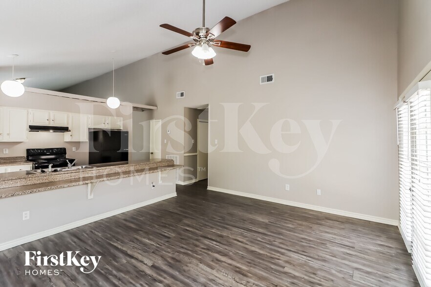 Building Photo - 13830 Walnut Hollow Ln