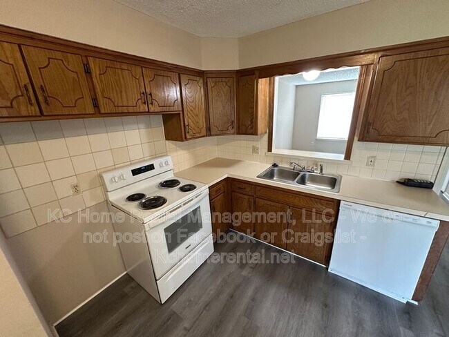 Building Photo - 838 Saddlewood St
