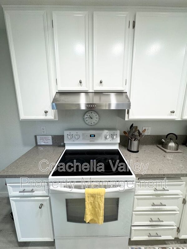 Building Photo - 2820 N Arcadia Ct