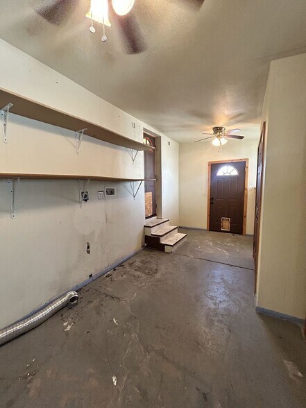 Building Photo - 4400 W Missouri Ave