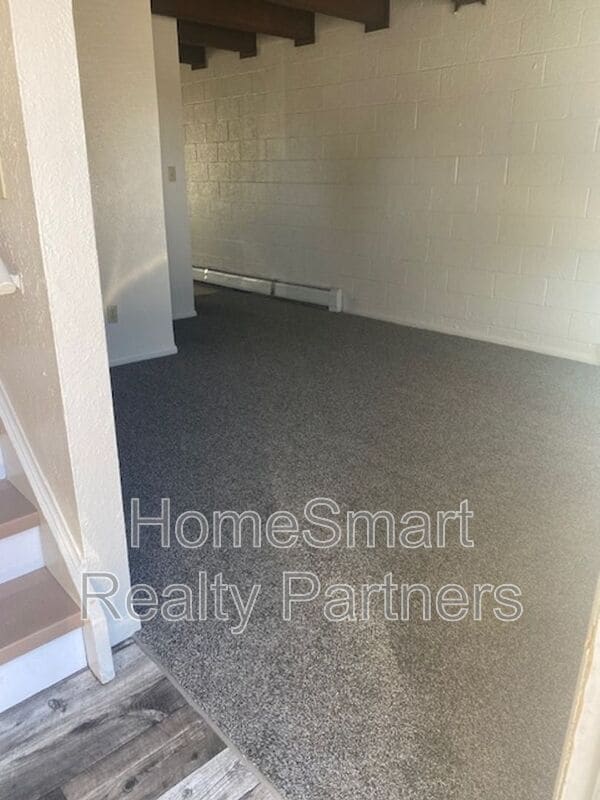 Primary Photo - 165 Monroe Ave