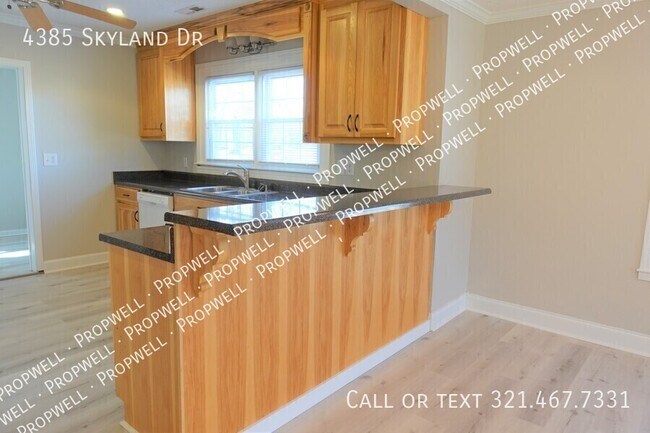 Building Photo - 4385 Skyland Dr