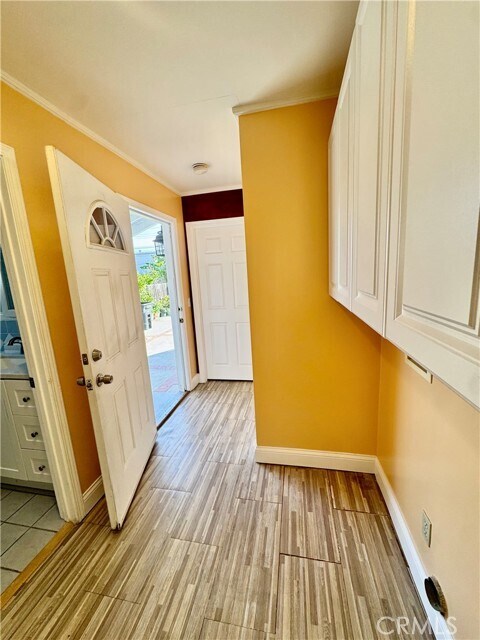 Building Photo - 5002 W 142nd St