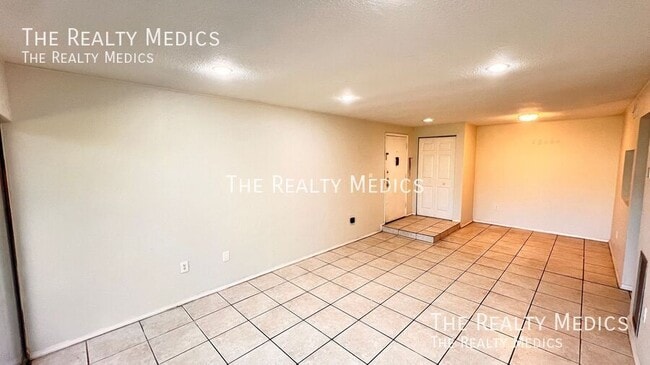 Building Photo - 3280 S Semoran Blvd