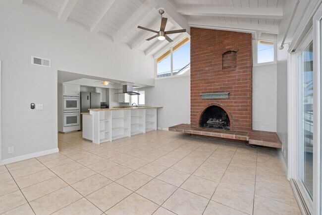 Building Photo - 131 Opal Ave