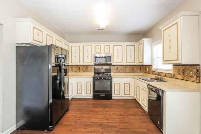 Building Photo - 229 Winthrop Ln