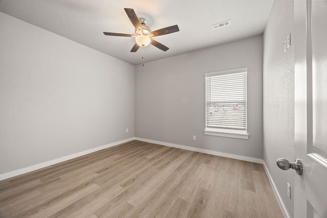 Building Photo - 1902 SW Poigai Ct