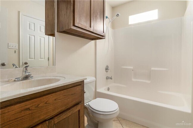 Building Photo - 13 Lacywood