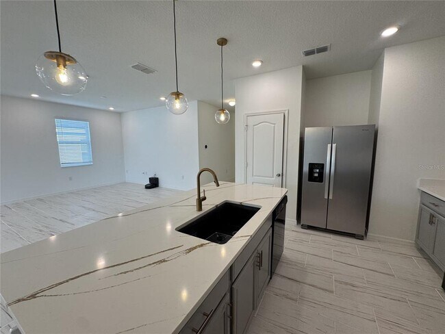 Building Photo - 279 Sunfish Dr