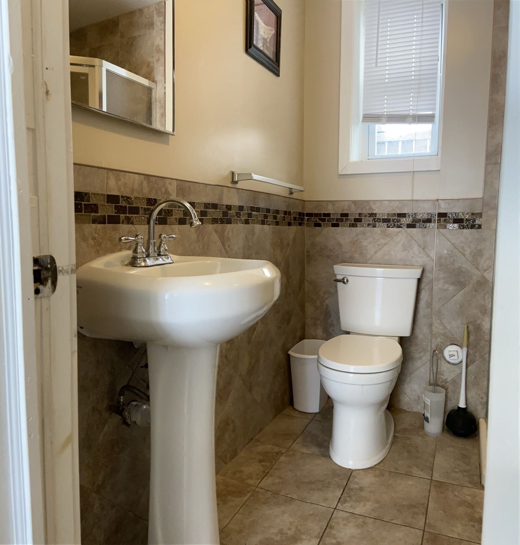 Building Photo - 32 Blaine Ave