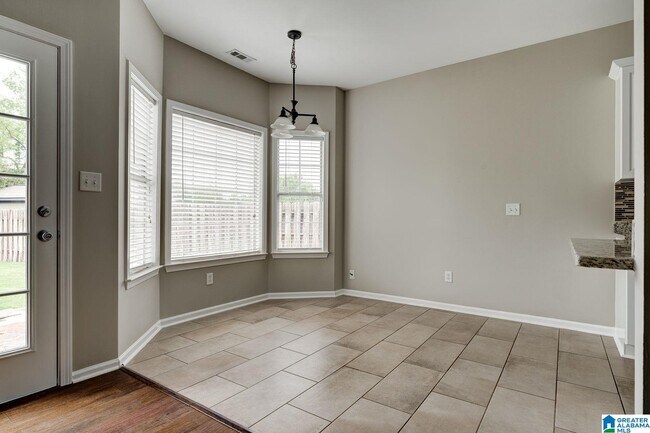Building Photo - 1621 Old Cahaba Ct