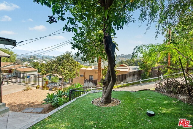 Building Photo - 807 Annan Terrace