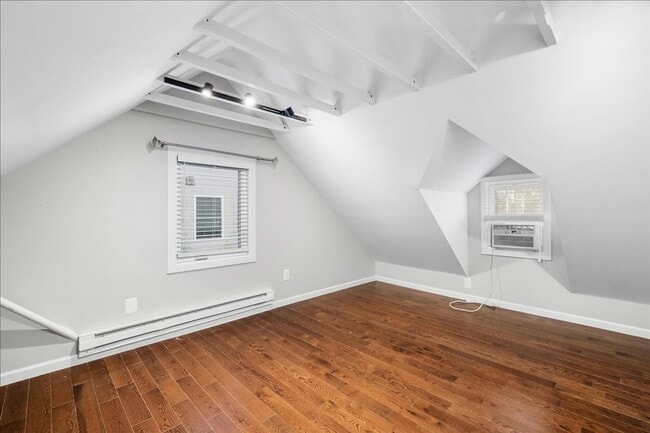 Building Photo - Updated Single Family Rental in White Plains