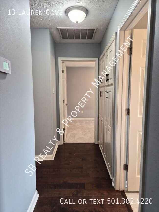 Building Photo - 13 Lauren Cove