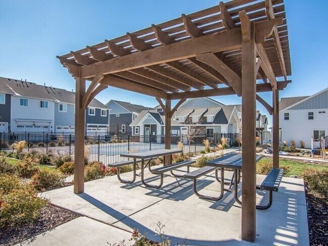 Building Photo - North Salt Lake 3 bed, 2.5 bath, Garage