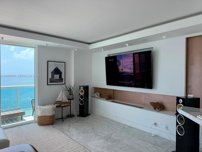 Building Photo - 9201 Collins Ave