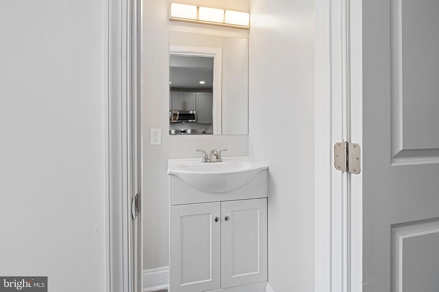 Building Photo - 202 Adams St NE