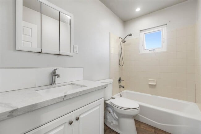 Building Photo - December MOVE IN SPECIAL $500 Off First Months Rent!