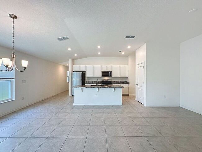 Building Photo - LIKE NEW HOME IN PRESERVATION POINT, Davenport