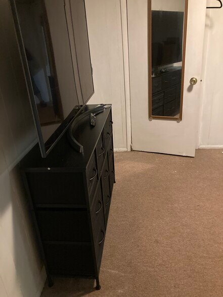 Closet Bdrm - 764 Lenore Ln