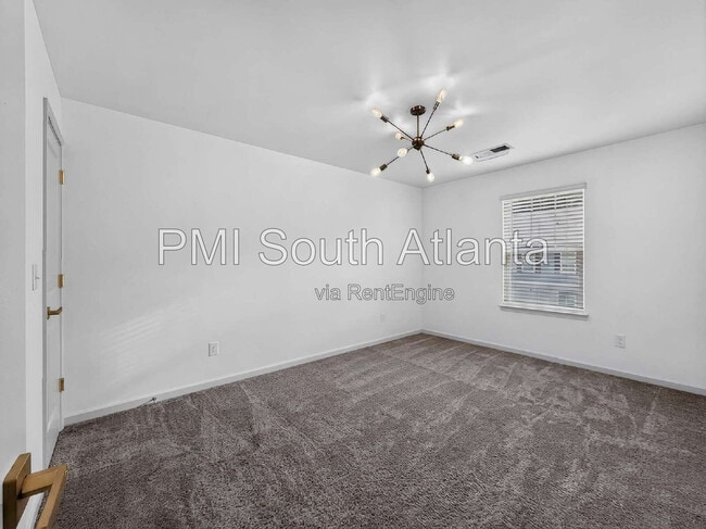 Building Photo - 4925 Lower Elm St