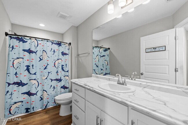 Building Photo - 406 Raven Ln