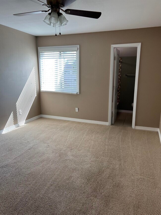 Building Photo - 1309 Airport Dr