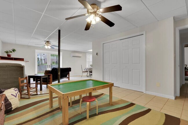 Building Photo - 601 Blackburn Dr