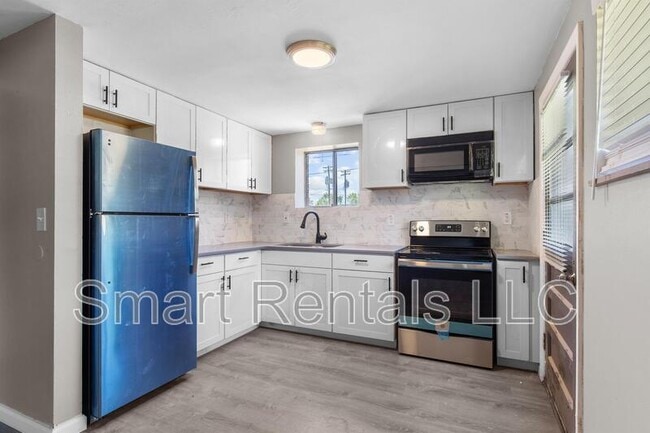 Building Photo - 491 S Holmes Ave