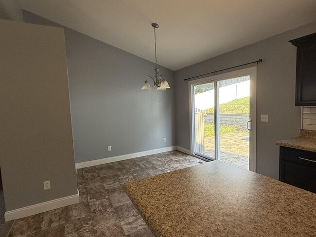 Building Photo - **Local property management company!  ***Wonderfully updated split foyer homes located in the bes...