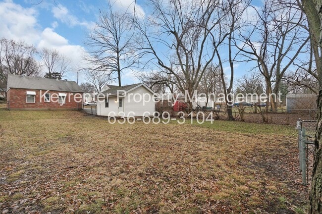 Building Photo - 1045 N New Florissant Rd
