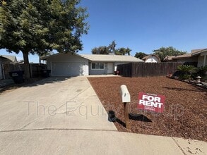 Building Photo - 2036 N Jacob Ct