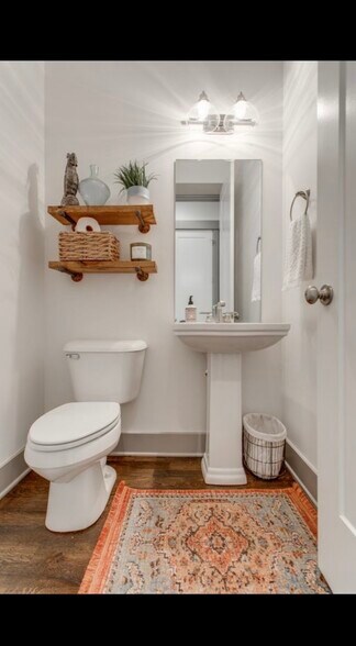 Building Photo - 2209 15th Ave N