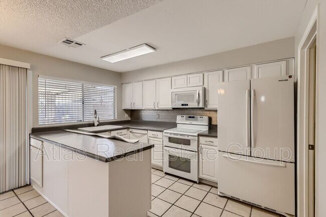 Building Photo - 4214 N 77th Ave