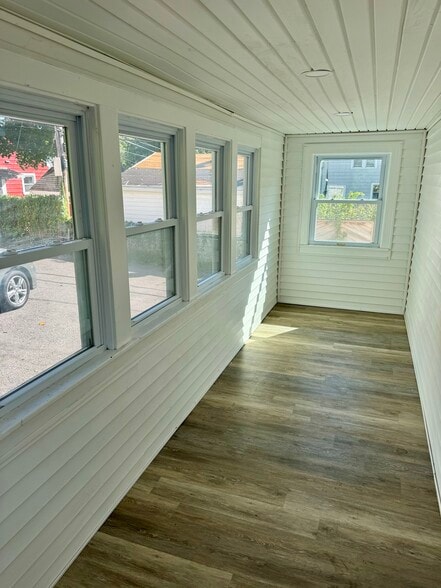 Front Porch - 1059 Atlantic Ave
