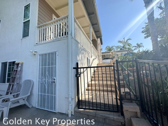 Building Photo - Spacious attached FURNISHED studio on private setting in Vista!