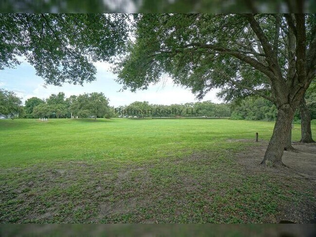 Building Photo - Charming 3 Bed, 2 Bath Home with Pond View in Sought-After Community