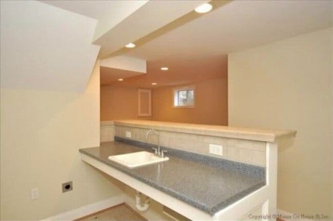 Building Photo - 9412 Colesville Rd