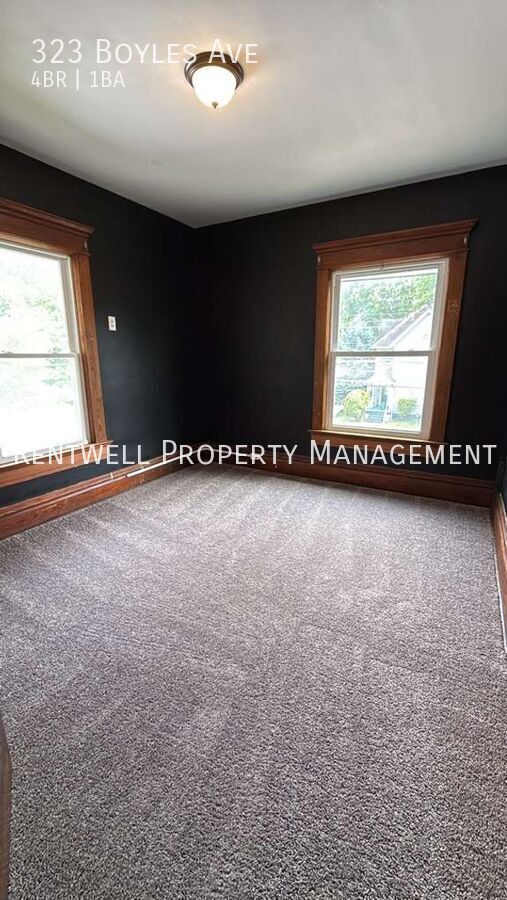 Building Photo - 323 Boyles Ave