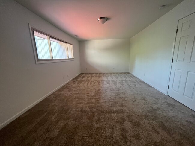 Building Photo - 7920 Horse Chestnut Ln
