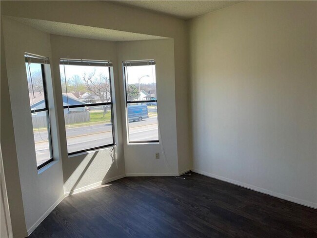 Building Photo - 2415 W Slaughter Ln