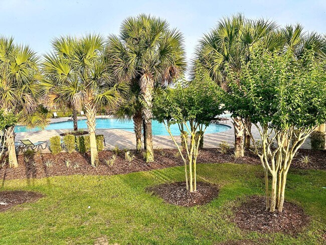 Building Photo - Private Back Yard! - 3 Bedroom 2 Bathroom ...