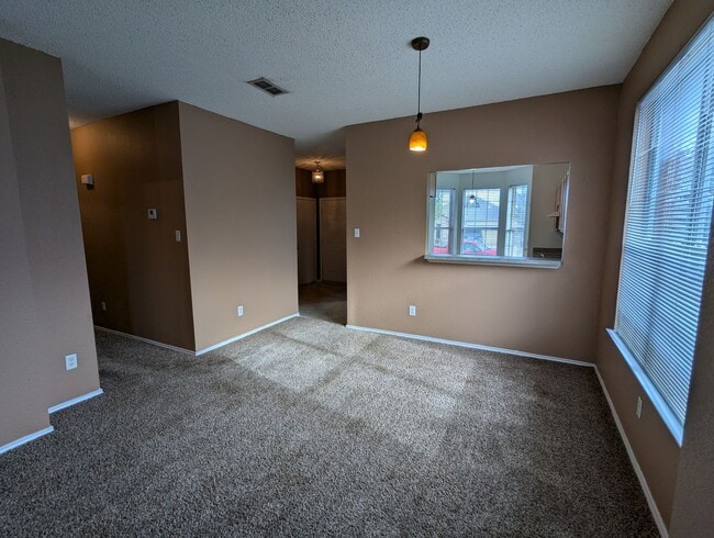 Building Photo - 3 Bedroom Home in West Fort Worth