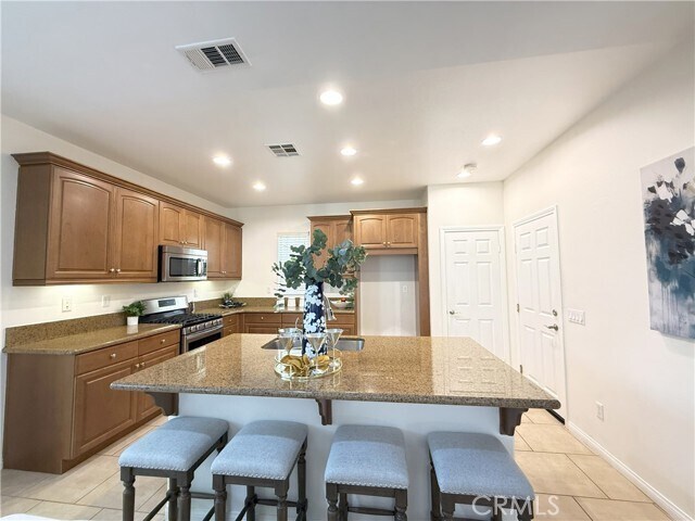 Building Photo - 81 Keepsake