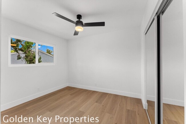 Building Photo - Beautifully remodeled apartment in South Oceanside just a few blocks from the beach!