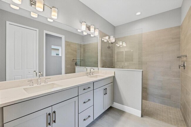 Building Photo - 2617 Star Apple Wy