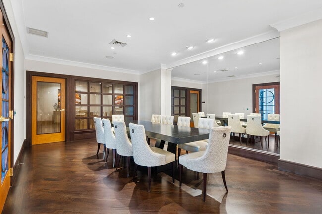 Building Photo - 600 W Las Olas Blvd