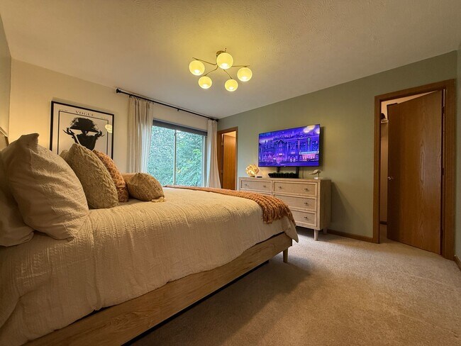 Building Photo - 9736 Flagstone Way