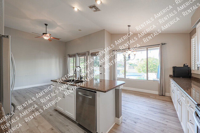 Building Photo - 6806 W Skylark Dr